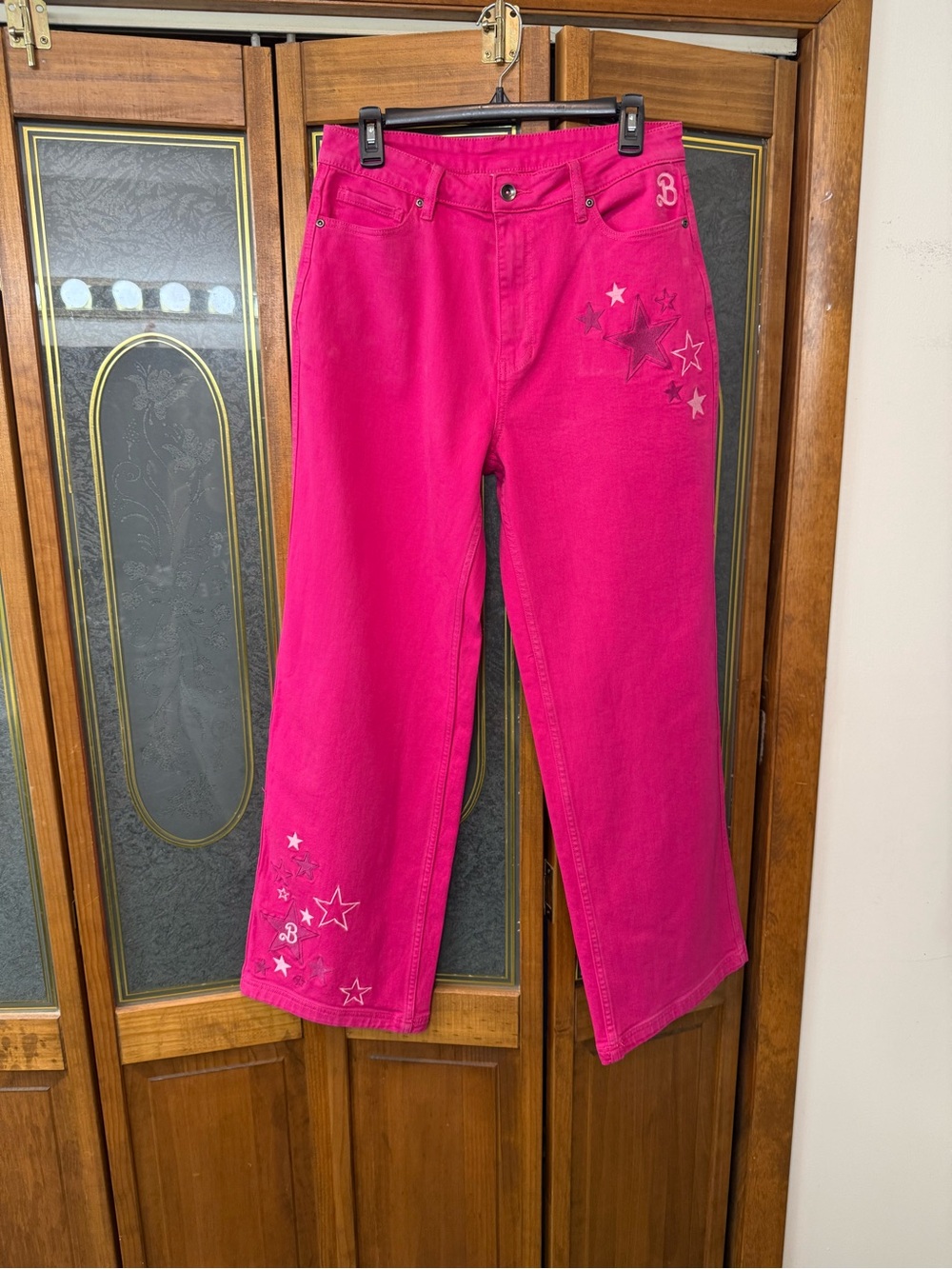 BARBIE AUTHENTIC LADIES Pink Women's Star-Embroidered Jeans, EUC